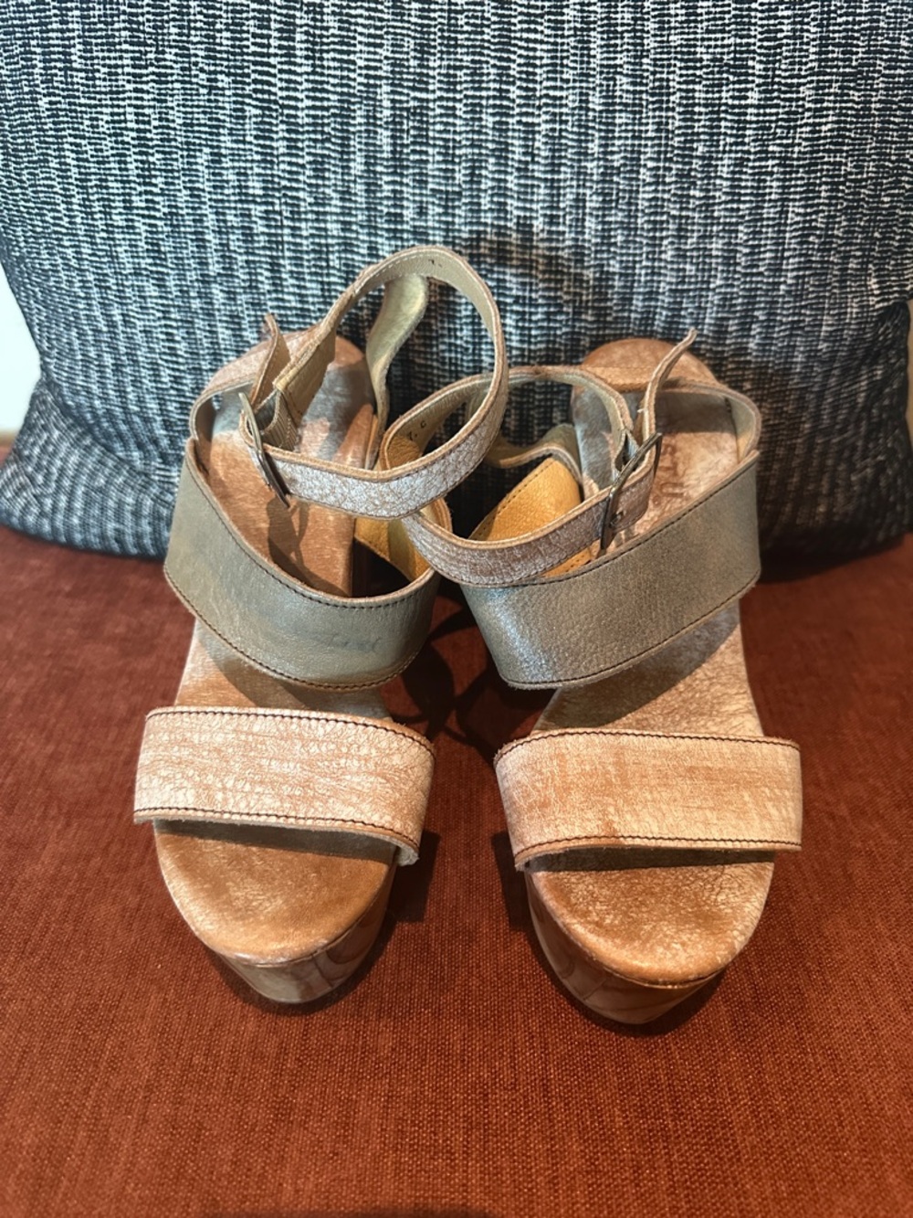 BED/STU Women’s Neutral Two-Band Platform Sandals